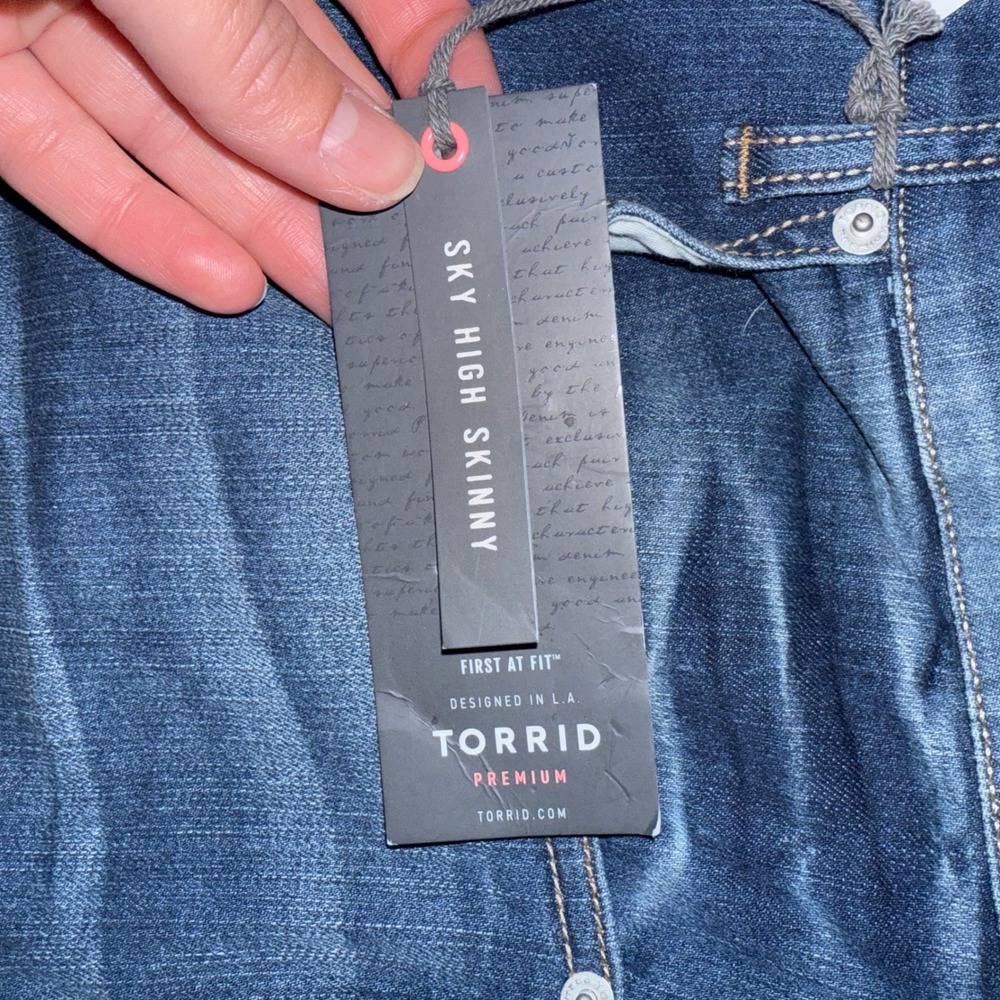 Torrid Premium Sky High Skinny Jeans 24R Plus Size Dark Wash Denim NWT classic - Picture 5 of 5
